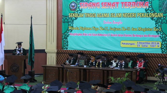 wisuda des 2015 1